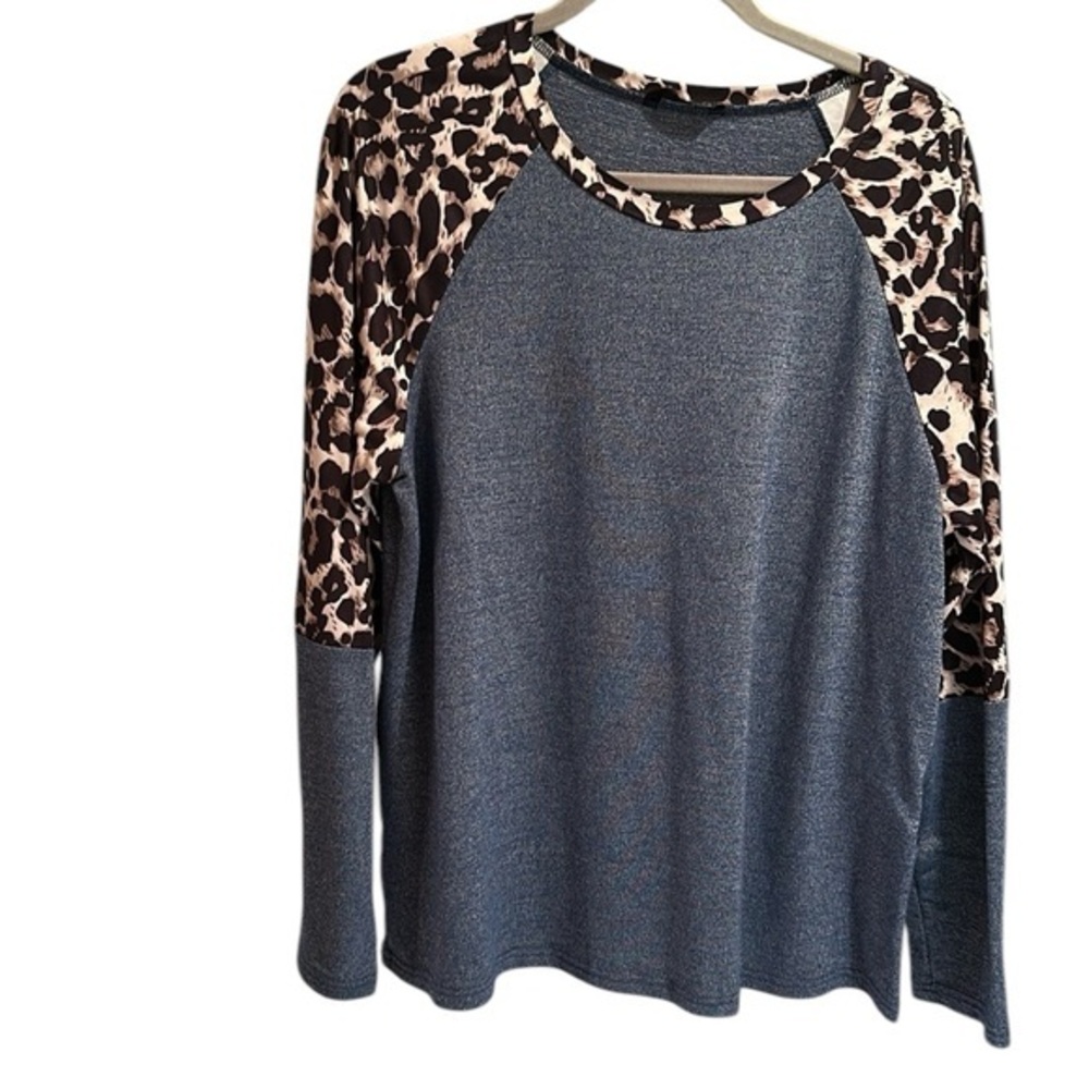 Shein women’s blue long sleeved shirt with leopard print sleeves Size XL